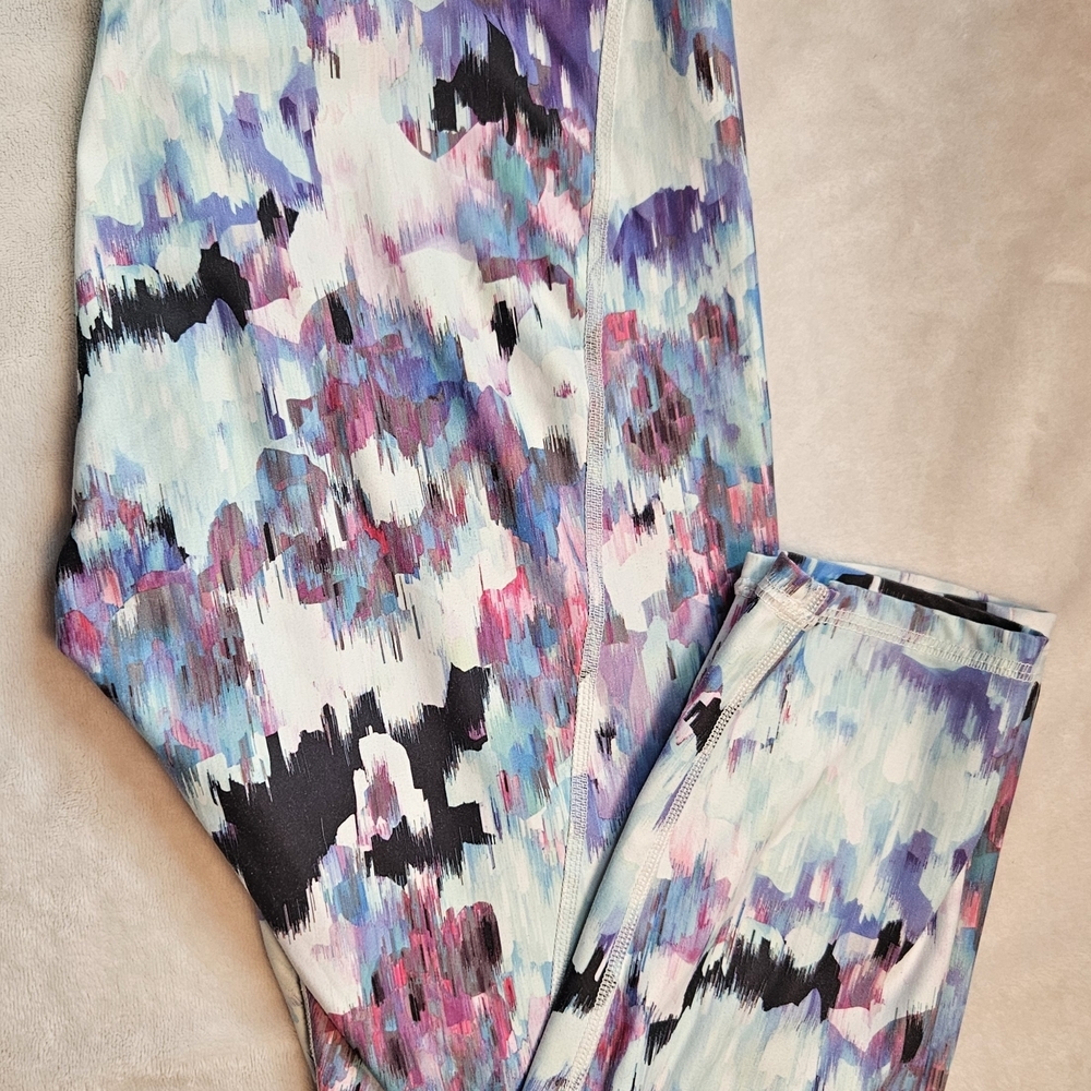 Women's Multicolor Patterned Shorts - Picture 8 of 8
